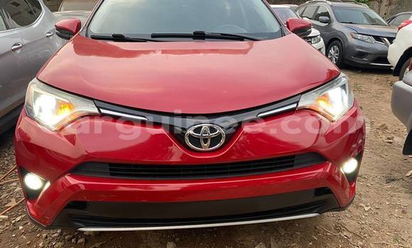 Acheter Occasion Voiture Toyota RAV4 Rouge à Conakry, Conakry Acheter Occasion Voiture Toyota RAV4 Rouge à Conakry, Conakry