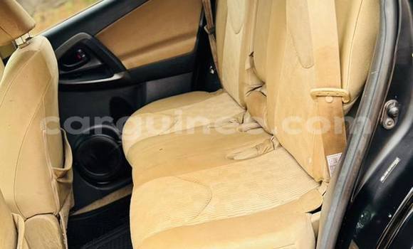 Acheter Occasion Voiture Toyota RAV4 Noir à Conakry, Conakry Acheter Occasion Voiture Toyota RAV4 Noir à Conakry, Conakry