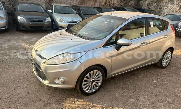 Acheter Occasion Voiture Ford B-MAX Gris à Conakry, Conakry Acheter Occasion Voiture Ford B-MAX Gris à Conakry, Conakry