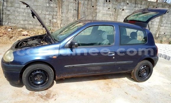 Buy Used Renault Clio Blue Car in Conakry in Conakry Buy Used Renault Clio Blue Car in Conakry in Conakry