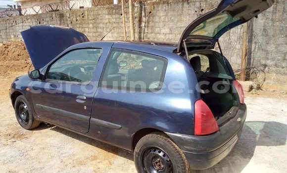 Buy Used Renault Clio Blue Car in Conakry in Conakry Buy Used Renault Clio Blue Car in Conakry in Conakry