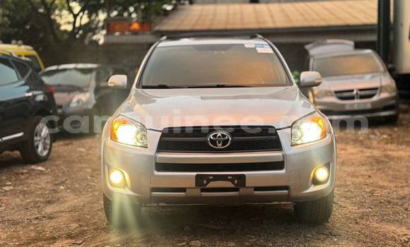 Acheter Occasion Voiture Toyota RAV4 Gris à Conakry, Conakry Acheter Occasion Voiture Toyota RAV4 Gris à Conakry, Conakry