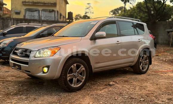 Acheter Occasion Voiture Toyota RAV4 Gris à Conakry, Conakry Acheter Occasion Voiture Toyota RAV4 Gris à Conakry, Conakry