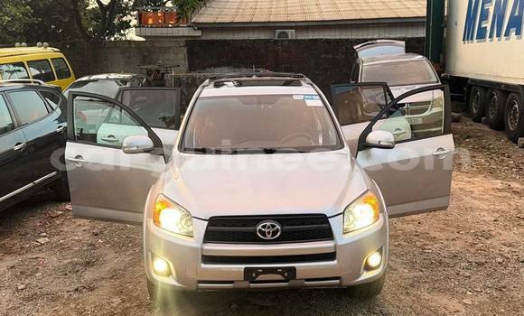 Acheter Occasion Voiture Toyota RAV4 Gris à Conakry, Conakry Acheter Occasion Voiture Toyota RAV4 Gris à Conakry, Conakry