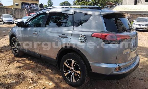 Acheter Occasion Voiture Toyota RAV4 Gris à Conakry, Conakry Acheter Occasion Voiture Toyota RAV4 Gris à Conakry, Conakry