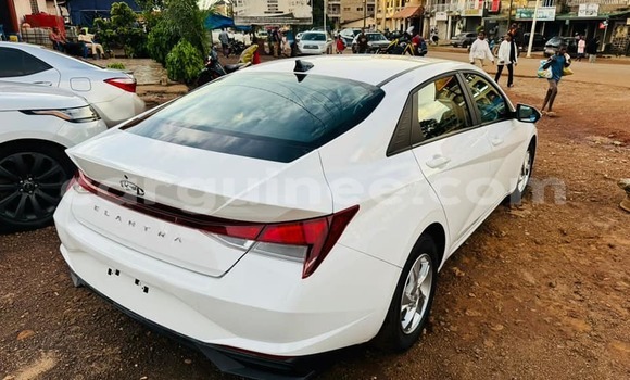 Acheter Occasion Voiture Hyundai Elantra Blanc à Conakry, Conakry Acheter Occasion Voiture Hyundai Elantra Blanc à Conakry, Conakry