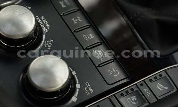 Acheter Occasion Voiture Lexus LX 570 Blanc à Conakry, Conakry Acheter Occasion Voiture Lexus LX 570 Blanc à Conakry, Conakry