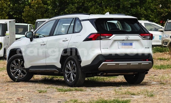 Acheter Neuf Voiture Toyota RAV4 Blanc à Conakry, Conakry Acheter Neuf Voiture Toyota RAV4 Blanc à Conakry, Conakry