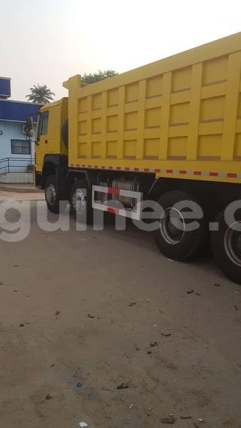 Big with watermark abarth 124 spider conakry conakry 10686