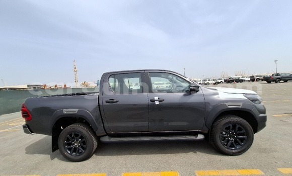 Acheter Neuf Voiture Toyota Hilux Noir à Conakry, Conakry Acheter Neuf Voiture Toyota Hilux Noir à Conakry, Conakry