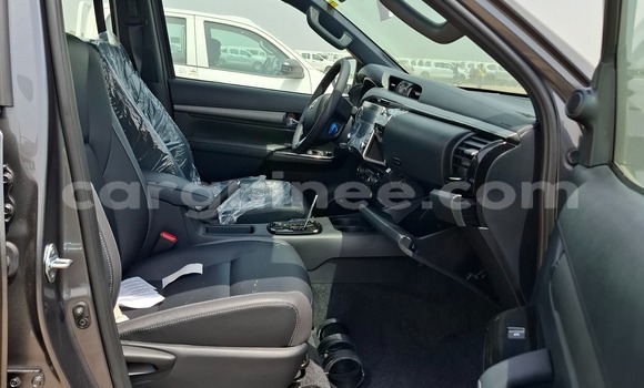 Acheter Neuf Voiture Toyota Hilux Noir à Conakry, Conakry Acheter Neuf Voiture Toyota Hilux Noir à Conakry, Conakry