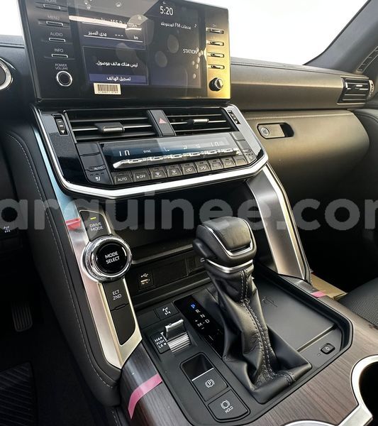 Big with watermark toyota land cruiser conakry import dubai 10693