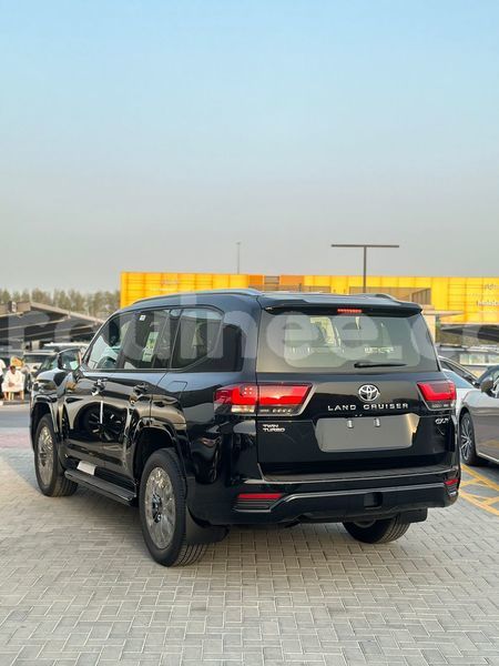 Big with watermark toyota land cruiser conakry import dubai 10693