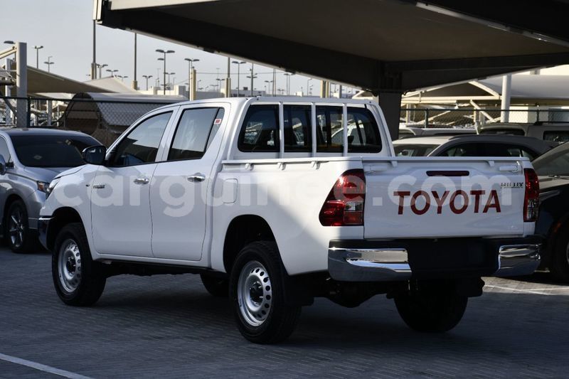 Big with watermark toyota hilux conakry import dubai 10694