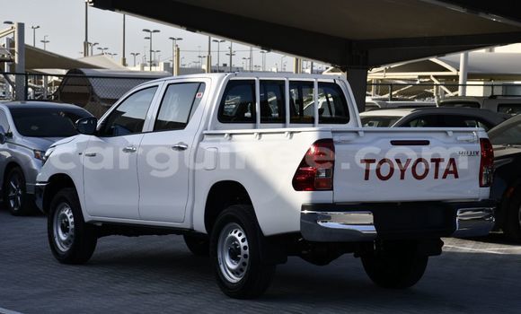 Acheter Occasion Voiture Toyota Hilux Noir à Import - Dubai, Conakry Acheter Occasion Voiture Toyota Hilux Noir à Import - Dubai, Conakry