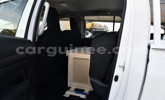 Acheter Occasion Voiture Toyota Hilux Noir à Import - Dubai, Conakry Acheter Occasion Voiture Toyota Hilux Noir à Import - Dubai, Conakry