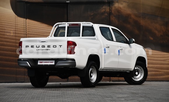 Acheter Neuf Voiture Peugeot Traveller Blanc à Conakry, Conakry Acheter Neuf Voiture Peugeot Traveller Blanc à Conakry, Conakry