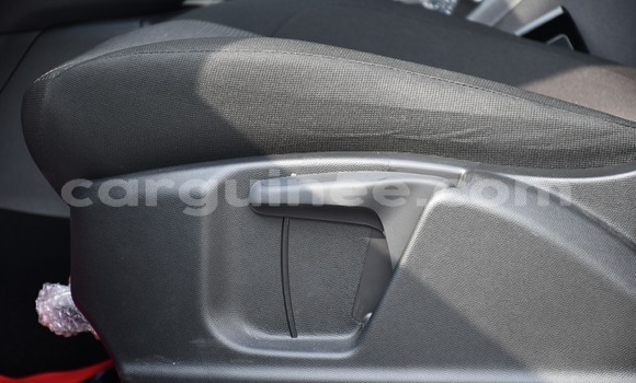 Acheter Neuf Voiture Peugeot Traveller Blanc à Conakry, Conakry Acheter Neuf Voiture Peugeot Traveller Blanc à Conakry, Conakry