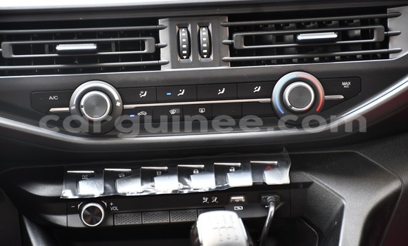 Acheter Neuf Voiture Peugeot Traveller Blanc à Conakry, Conakry Acheter Neuf Voiture Peugeot Traveller Blanc à Conakry, Conakry