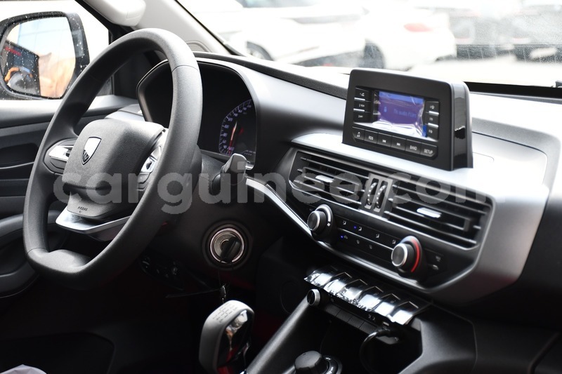 Big with watermark peugeot traveller conakry conakry 10695