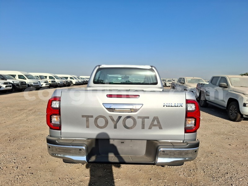 Big with watermark toyota hilux conakry import dubai 10696