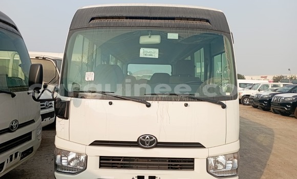 Acheter Neuf Voiture Toyota Coaster Blanc à Conakry, Conakry Acheter Neuf Voiture Toyota Coaster Blanc à Conakry, Conakry