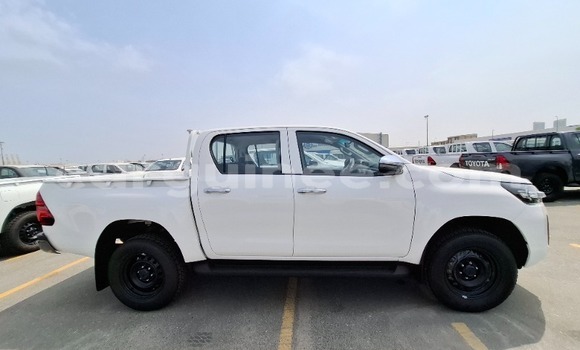 Acheter Neuf Voiture Toyota Hilux Blanc à Conakry, Conakry Acheter Neuf Voiture Toyota Hilux Blanc à Conakry, Conakry