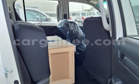 Acheter Neuf Voiture Toyota Hilux Blanc à Conakry, Conakry Acheter Neuf Voiture Toyota Hilux Blanc à Conakry, Conakry