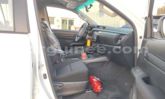 Acheter Neuf Voiture Toyota Hilux Blanc à Conakry, Conakry Acheter Neuf Voiture Toyota Hilux Blanc à Conakry, Conakry