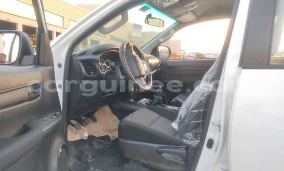 Acheter Neuf Voiture Toyota Hilux Blanc à Conakry, Conakry Acheter Neuf Voiture Toyota Hilux Blanc à Conakry, Conakry