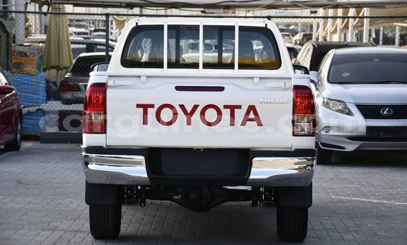 Acheter Neuf Voiture Toyota Hilux Blanc à Conakry, Conakry Acheter Neuf Voiture Toyota Hilux Blanc à Conakry, Conakry