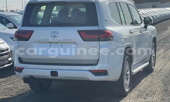 Acheter Neuf Voiture Toyota Land Cruiser Blanc à Conakry, Conakry Acheter Neuf Voiture Toyota Land Cruiser Blanc à Conakry, Conakry