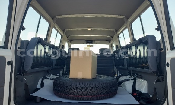 Acheter Neuf Voiture Toyota Land Cruiser Blanc à Conakry, Conakry Acheter Neuf Voiture Toyota Land Cruiser Blanc à Conakry, Conakry