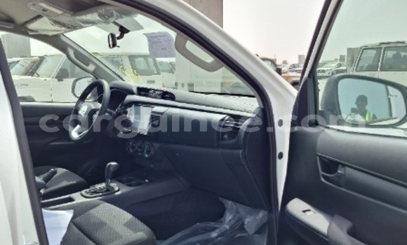 Acheter Neuf Voiture Toyota Hilux Blanc à Conakry, Conakry Acheter Neuf Voiture Toyota Hilux Blanc à Conakry, Conakry