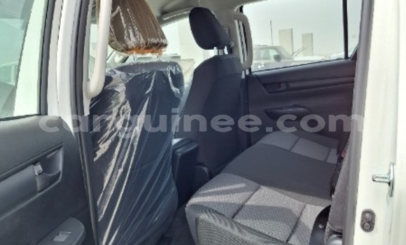 Acheter Neuf Voiture Toyota Hilux Blanc à Conakry, Conakry Acheter Neuf Voiture Toyota Hilux Blanc à Conakry, Conakry