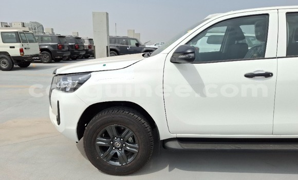 Acheter Neuf Voiture Toyota Hilux Blanc à Conakry, Conakry Acheter Neuf Voiture Toyota Hilux Blanc à Conakry, Conakry