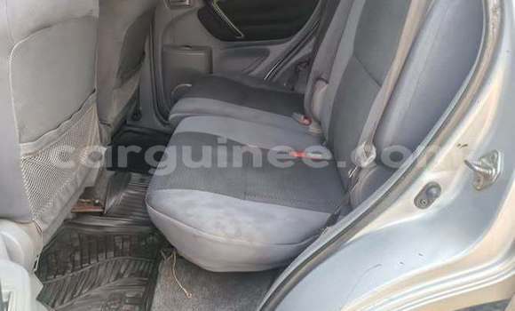 Acheter Occasion Voiture Toyota RAV4 Gris à Conakry, Conakry Acheter Occasion Voiture Toyota RAV4 Gris à Conakry, Conakry