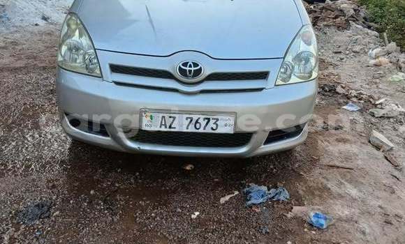 Acheter Occasion Voiture Toyota Verso Gris à Conakry, Conakry Acheter Occasion Voiture Toyota Verso Gris à Conakry, Conakry