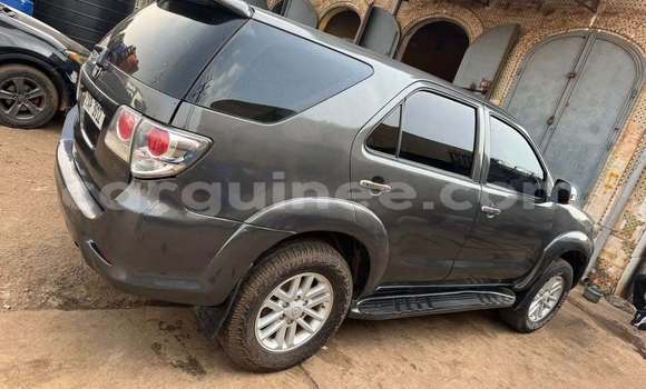 Acheter Occasion Voiture Toyota Fortuner Gris à Conakry, Conakry Acheter Occasion Voiture Toyota Fortuner Gris à Conakry, Conakry