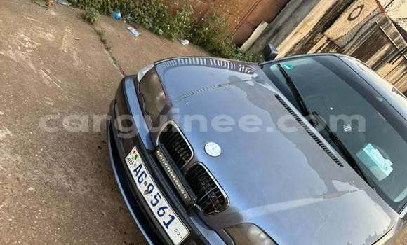 Acheter Occasion Voiture BMW 3–Series Gris à Conakry, Conakry Acheter Occasion Voiture BMW 3–Series Gris à Conakry, Conakry