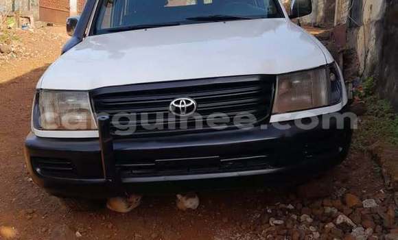 Acheter Occasion Voiture Toyota Highlander Blanc à Conakry, Conakry Acheter Occasion Voiture Toyota Highlander Blanc à Conakry, Conakry
