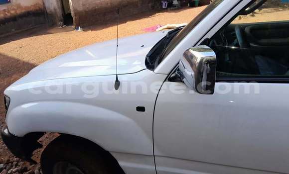 Acheter Occasion Voiture Toyota Highlander Blanc à Conakry, Conakry Acheter Occasion Voiture Toyota Highlander Blanc à Conakry, Conakry