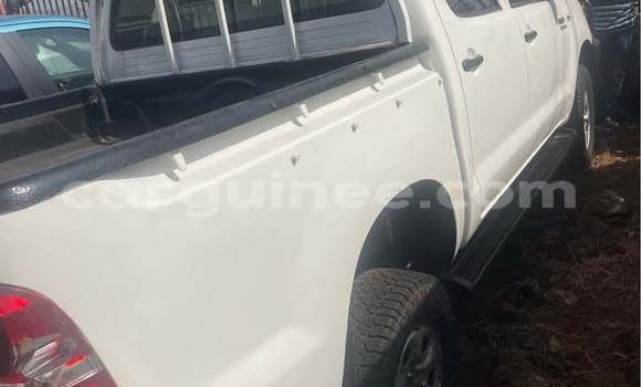 Acheter Occasion Voiture Toyota Hilux Blanc à Conakry, Conakry Acheter Occasion Voiture Toyota Hilux Blanc à Conakry, Conakry