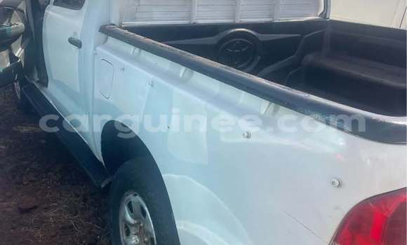 Acheter Occasion Voiture Toyota Hilux Blanc à Conakry, Conakry Acheter Occasion Voiture Toyota Hilux Blanc à Conakry, Conakry