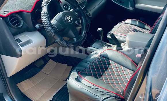 Acheter Occasion Voiture Toyota RAV4 Bleu à Conakry, Conakry Acheter Occasion Voiture Toyota RAV4 Bleu à Conakry, Conakry