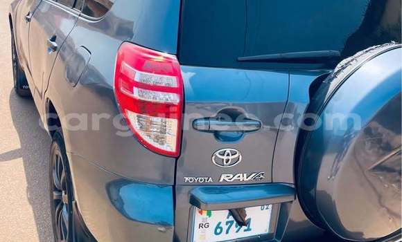 Acheter Occasion Voiture Toyota RAV4 Bleu à Conakry, Conakry Acheter Occasion Voiture Toyota RAV4 Bleu à Conakry, Conakry