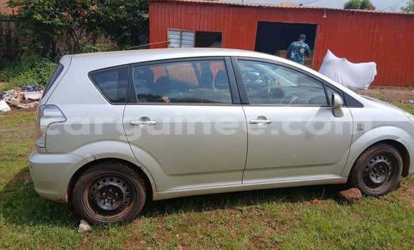 Acheter Occasion Voiture Toyota Verso-S Gris à Conakry, Conakry Acheter Occasion Voiture Toyota Verso-S Gris à Conakry, Conakry