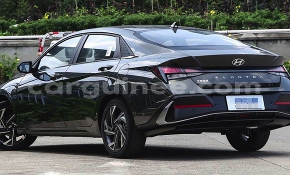 Acheter Occasion Voiture Hyundai Elantra Blanc à Conakry, Conakry Acheter Occasion Voiture Hyundai Elantra Blanc à Conakry, Conakry