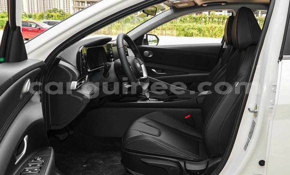 Acheter Occasion Voiture Hyundai Elantra Blanc à Conakry, Conakry Acheter Occasion Voiture Hyundai Elantra Blanc à Conakry, Conakry