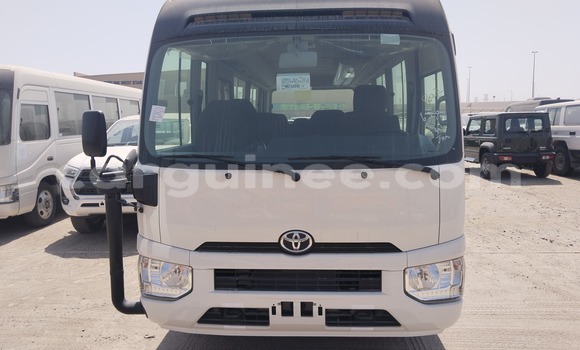 Acheter Occasion Voiture Toyota Coaster Blanc à Conakry, Conakry